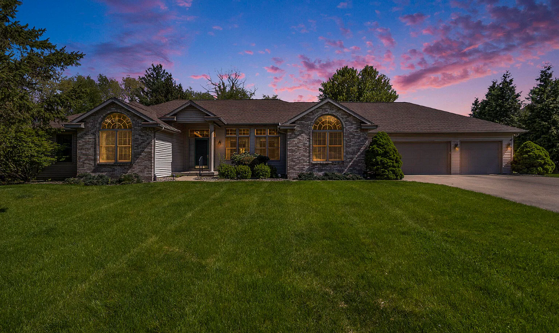 246 Westchester Way #NA - Photo 2 of 8