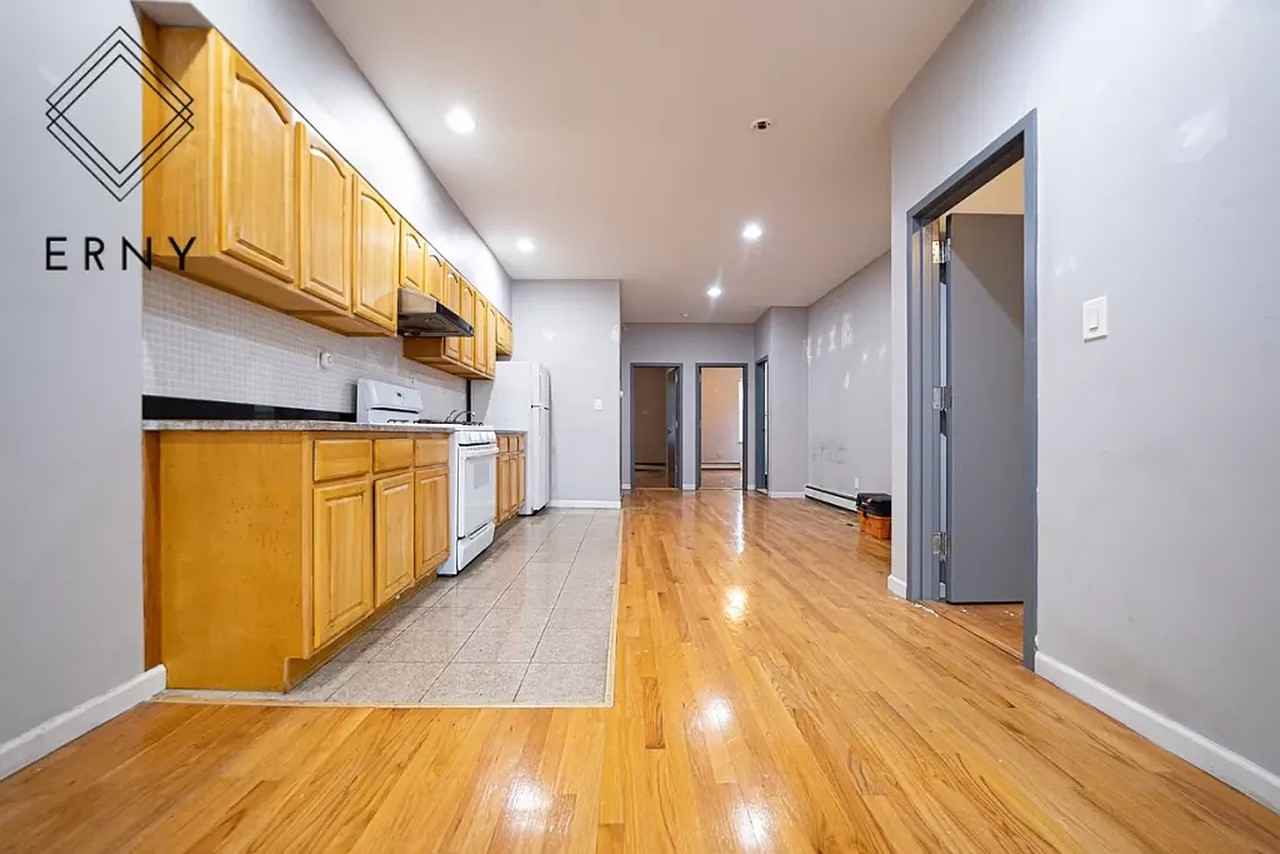 Gates Ave & Tompkins Ave #353 - Photo 5 of 7