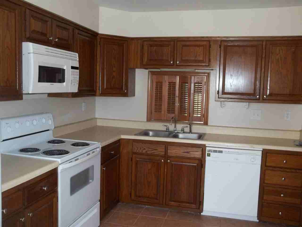 2433 Meadows Landing - Photo 2 of 15