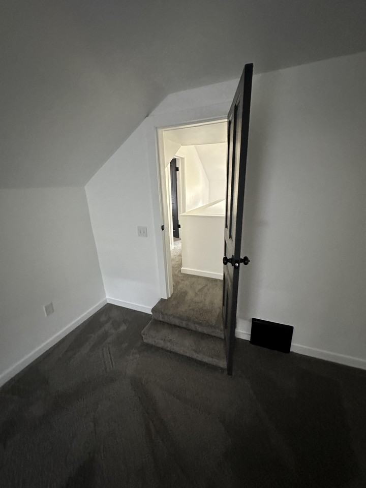 303 Esterly St #NA - Photo 3 of 27