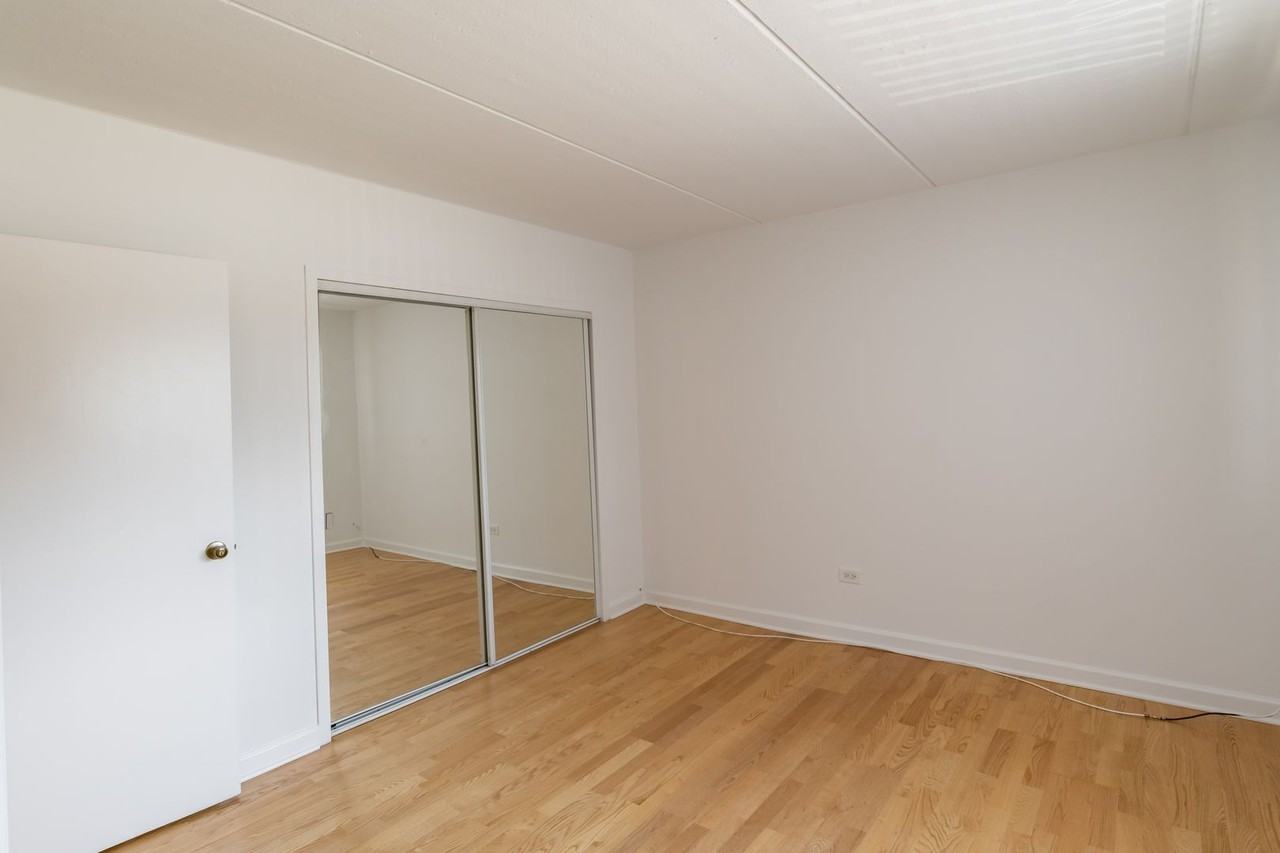 140 E Lake St #13B - Photo 5 of 7
