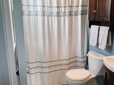 17 Old Chatham Ct #NA - Photo 2 of 7