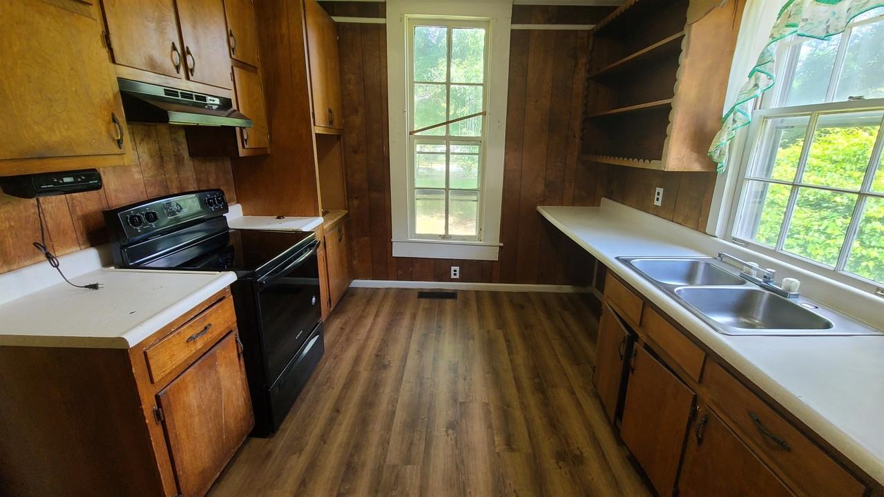 776 Macon Ave #1 - Photo 4 of 25
