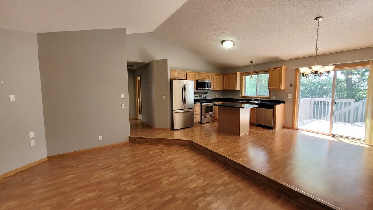 1542 Hallmark Avenue North - Photo 2 of 20