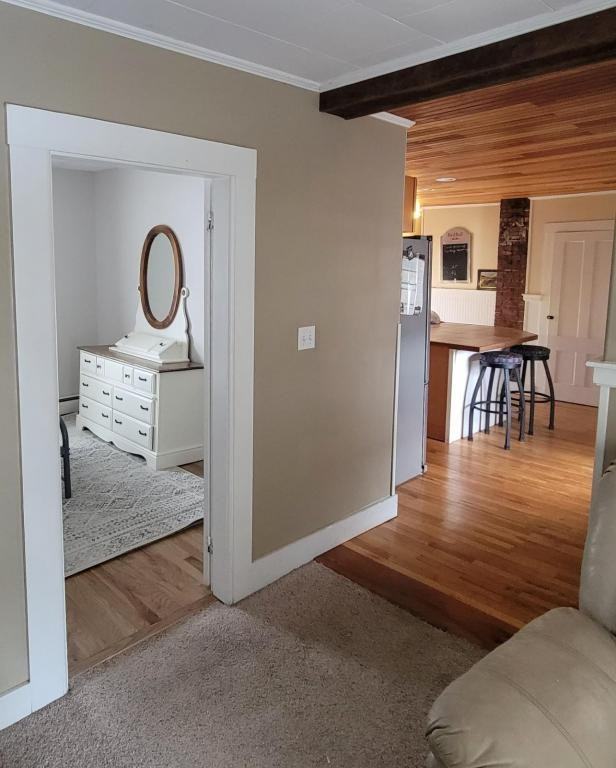 37 Leverett St - Photo 7 of 15