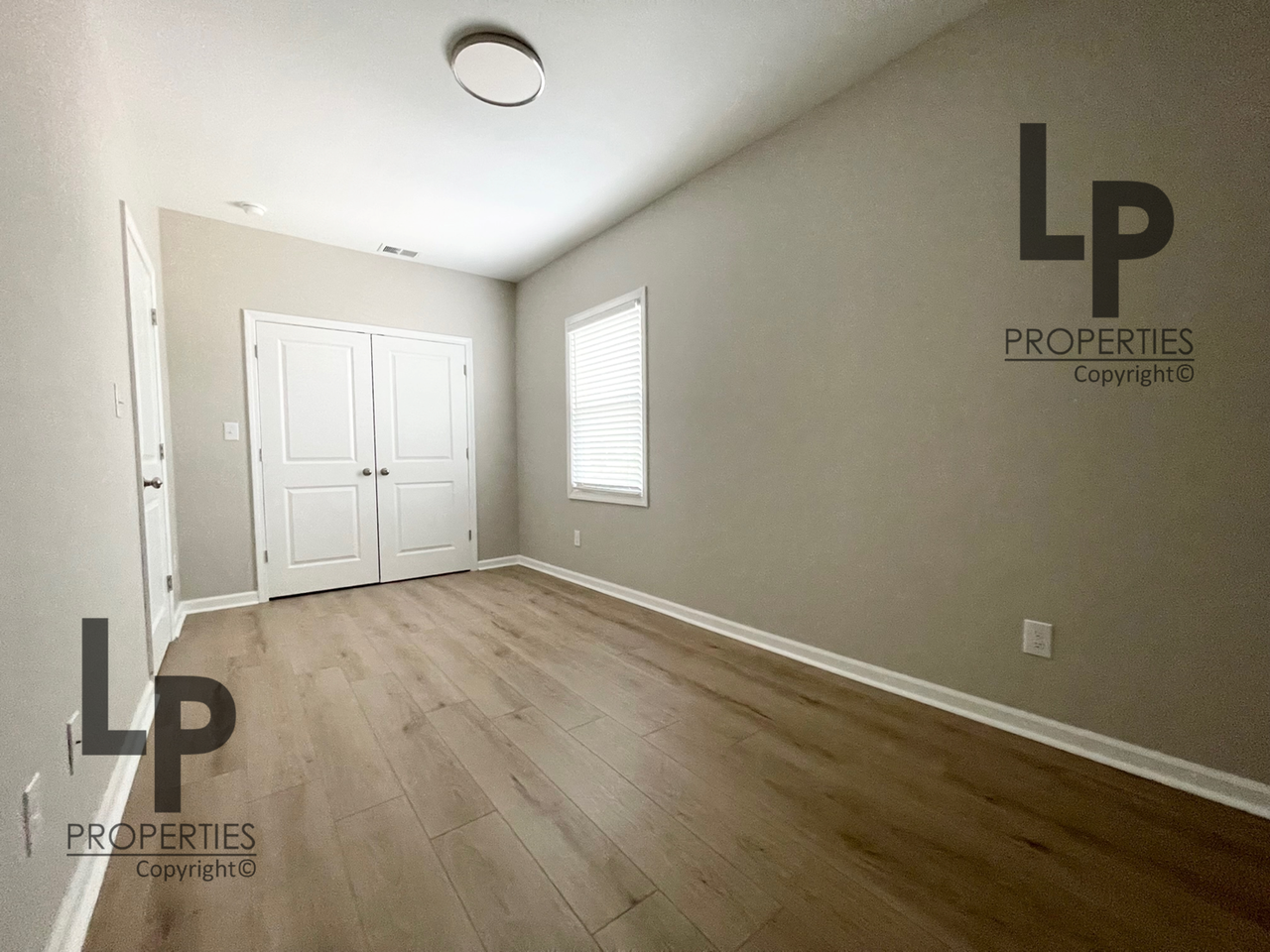 426 North Broadway - 4 #4 - Photo 6 of 11