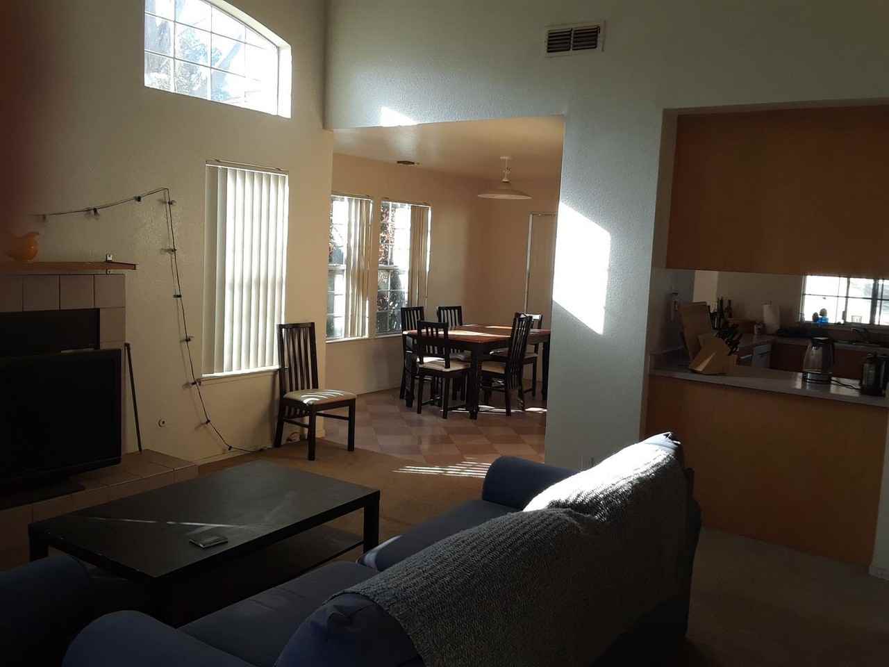 2700 Sycamore Ln - Photo 3 of 8