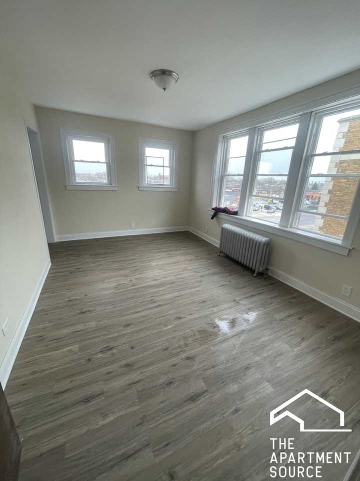 5011 W Cermak Rd #30 - Photo 4 of 6