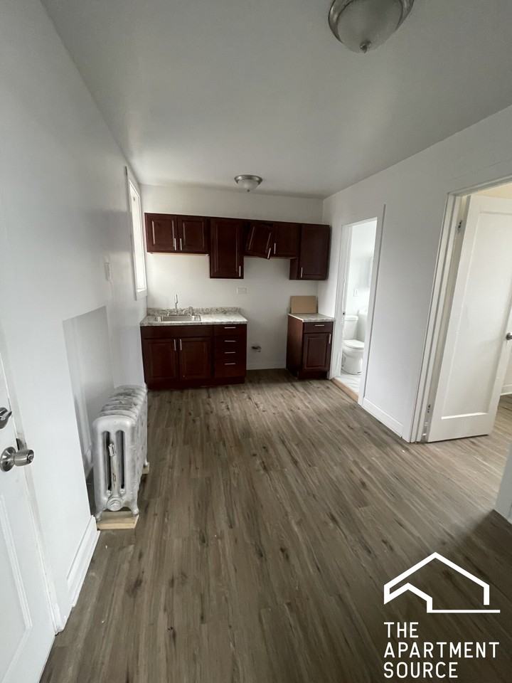 5011 W Cermak Rd #30 - Photo 5 of 6