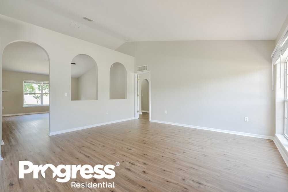 31821 Sunpark Cir - Photo 3 of 16