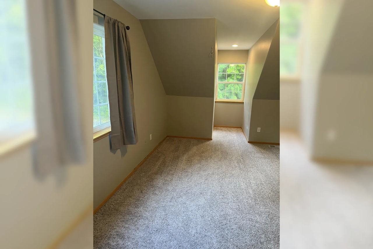 18506 19th Ave Ne - Photo 3 of 7