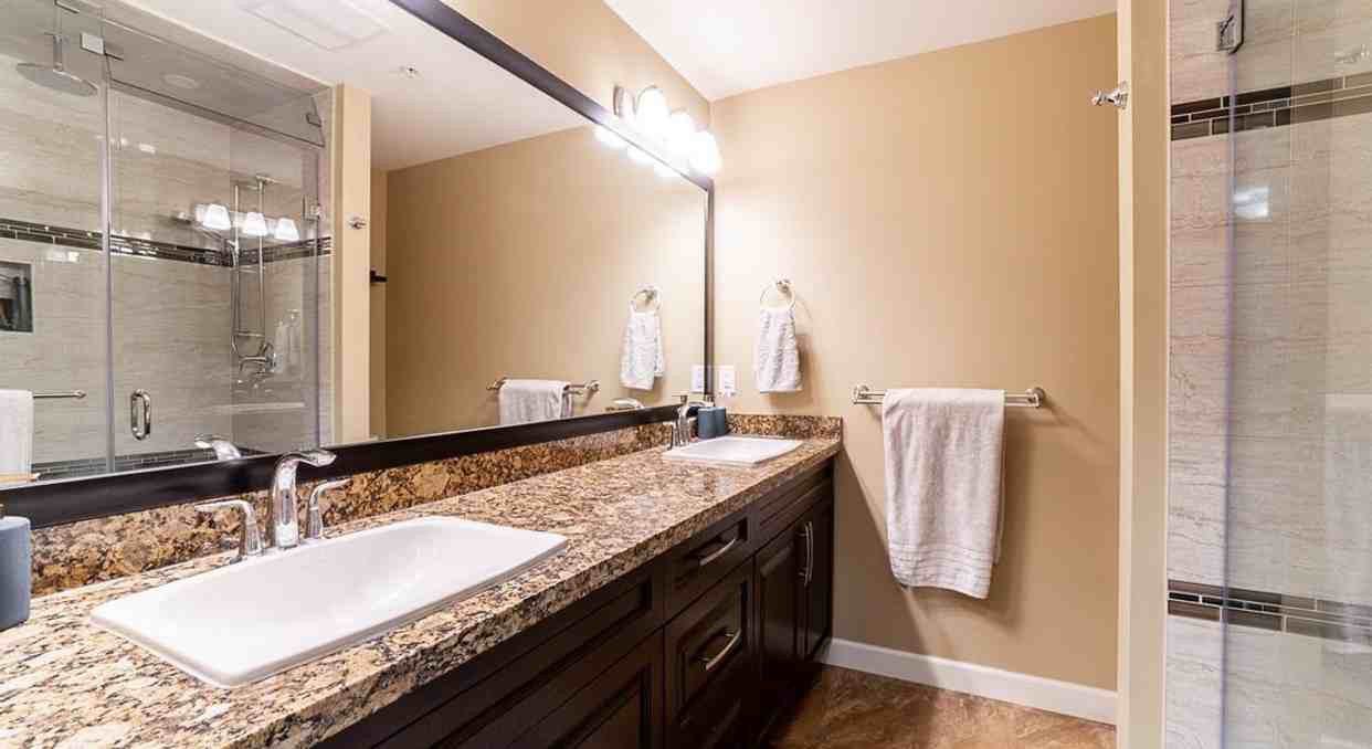 8218 207A St - Photo 3 of 11