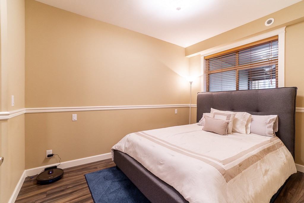 8218 207A St - Photo 7 of 11