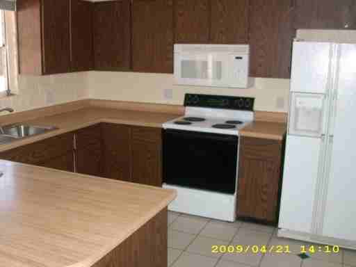 7672 N Meredith Blvd - Photo 2 of 8