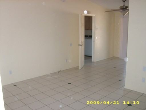 7672 N Meredith Blvd - Photo 3 of 8