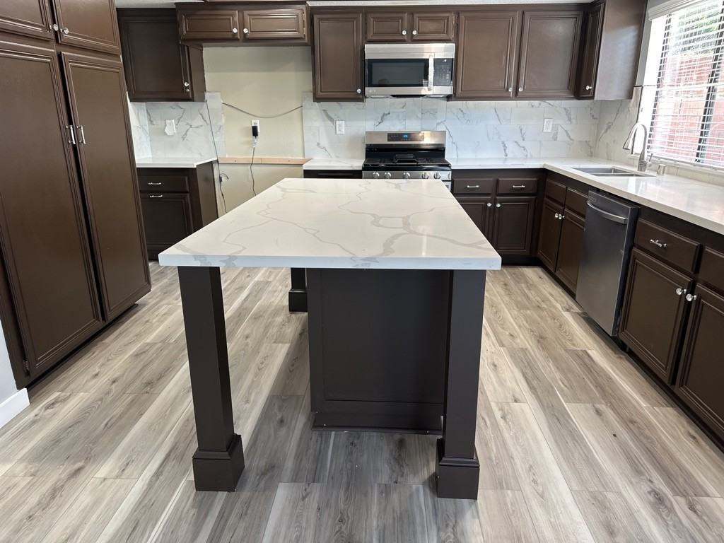 2183 Falcon Crest Dr - Photo 2 of 13