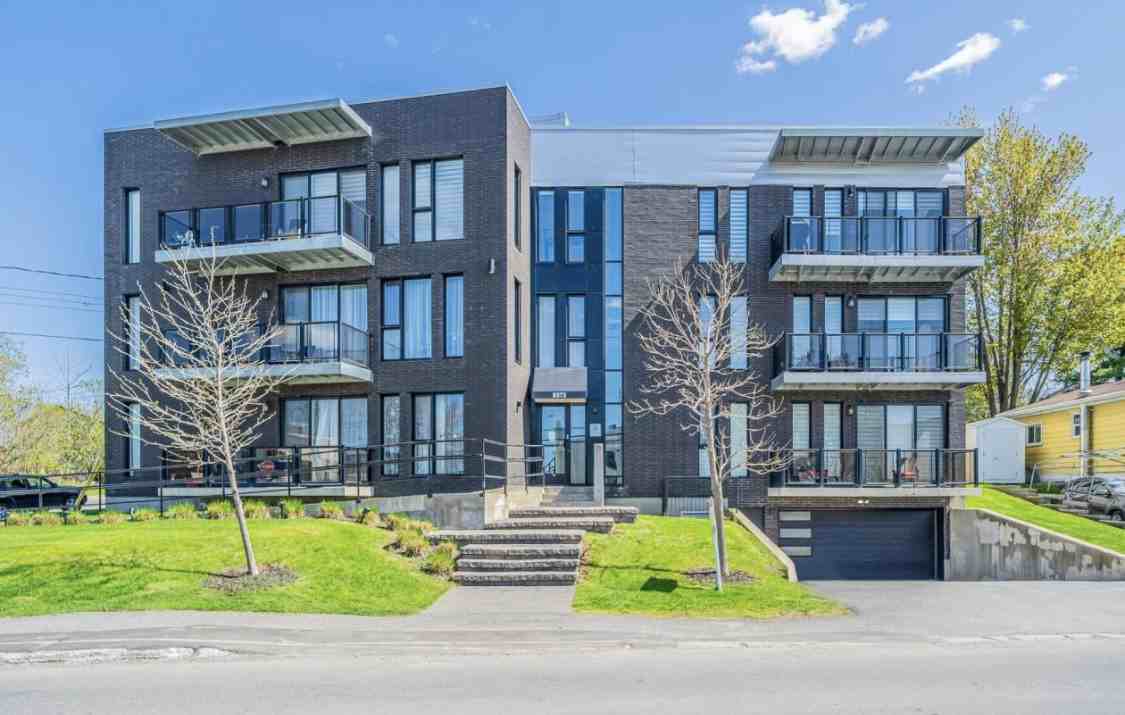 8372 Boulevard Gouin Est #303 - Photo 2 of 14