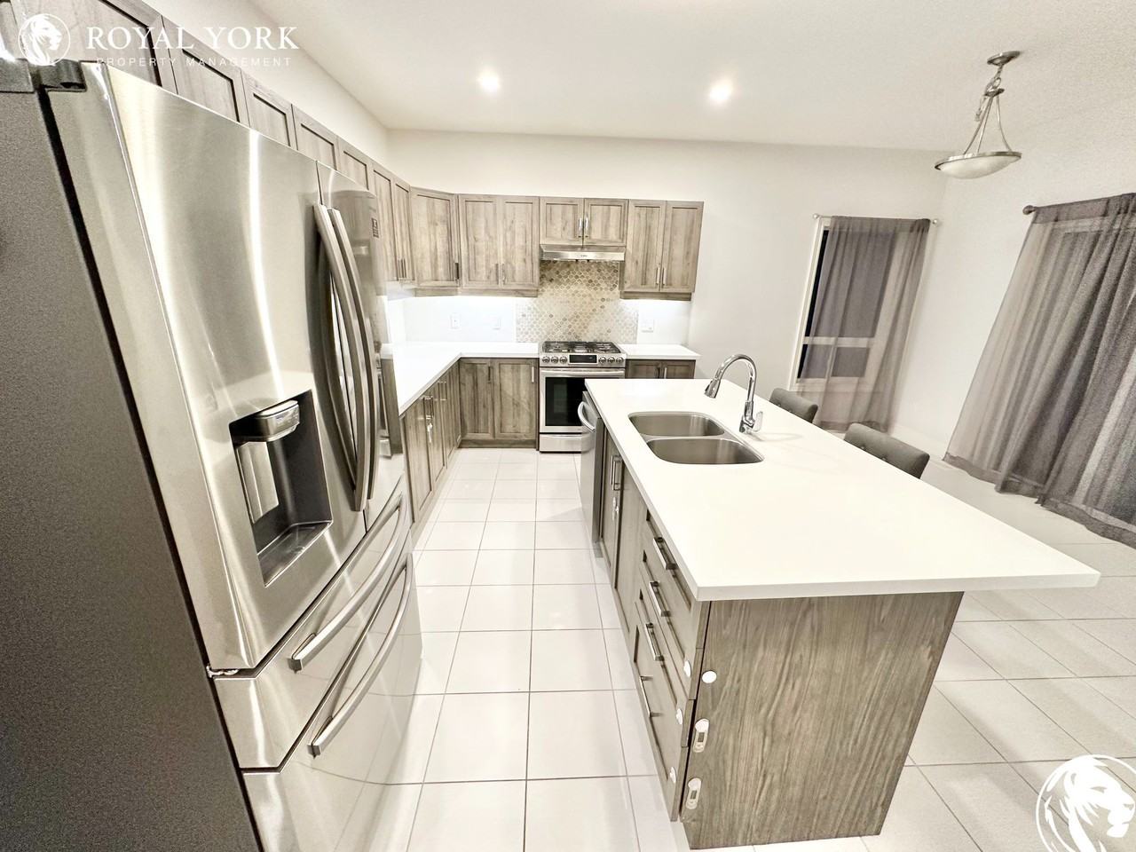 892 Burwell St - Photo 2 of 27