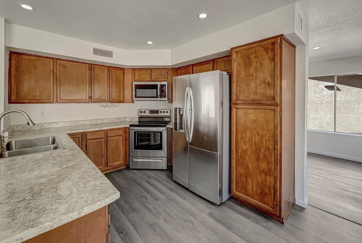 4665 West Knollside Street - Photo 2 of 5