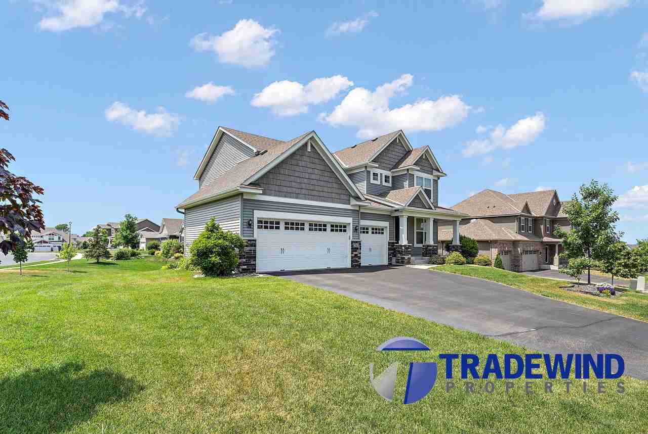 8270 Spring Lake Drive - Photo 3 of 38