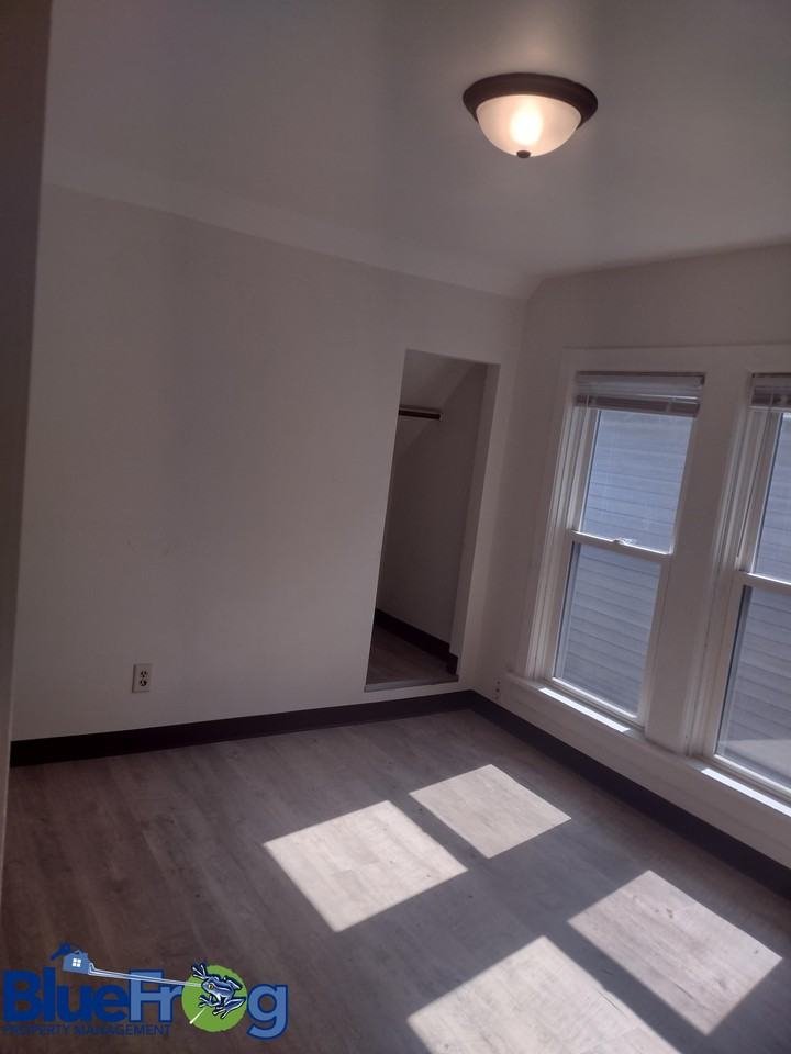 1009/1011 Superior Avenue - 1011 #1011 - Photo 2 of 9