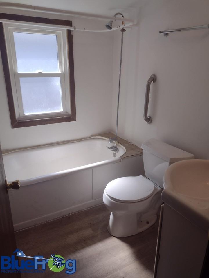 1009/1011 Superior Avenue - 1011 #1011 - Photo 3 of 9
