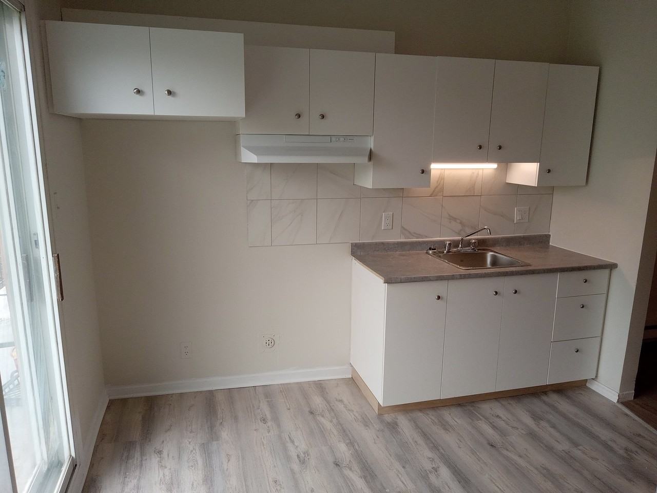 3742 Rue Adam - Photo 2 of 10