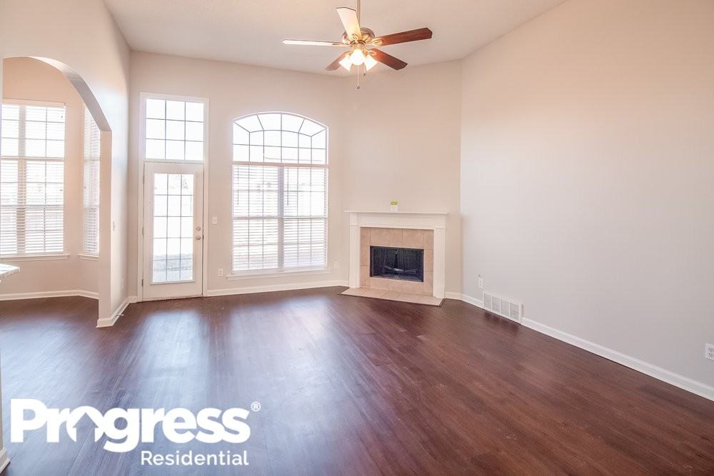 7126 Fernbank Ln - Photo 3 of 19