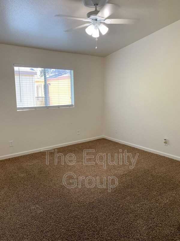 4008 W Meadow Ave - Photo 6 of 15