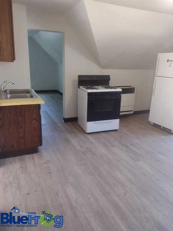 1011 1009/1 Superior Ave - Photo 6 of 9