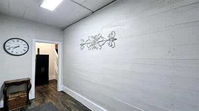 Moore 1403 - Photo 3 of 13