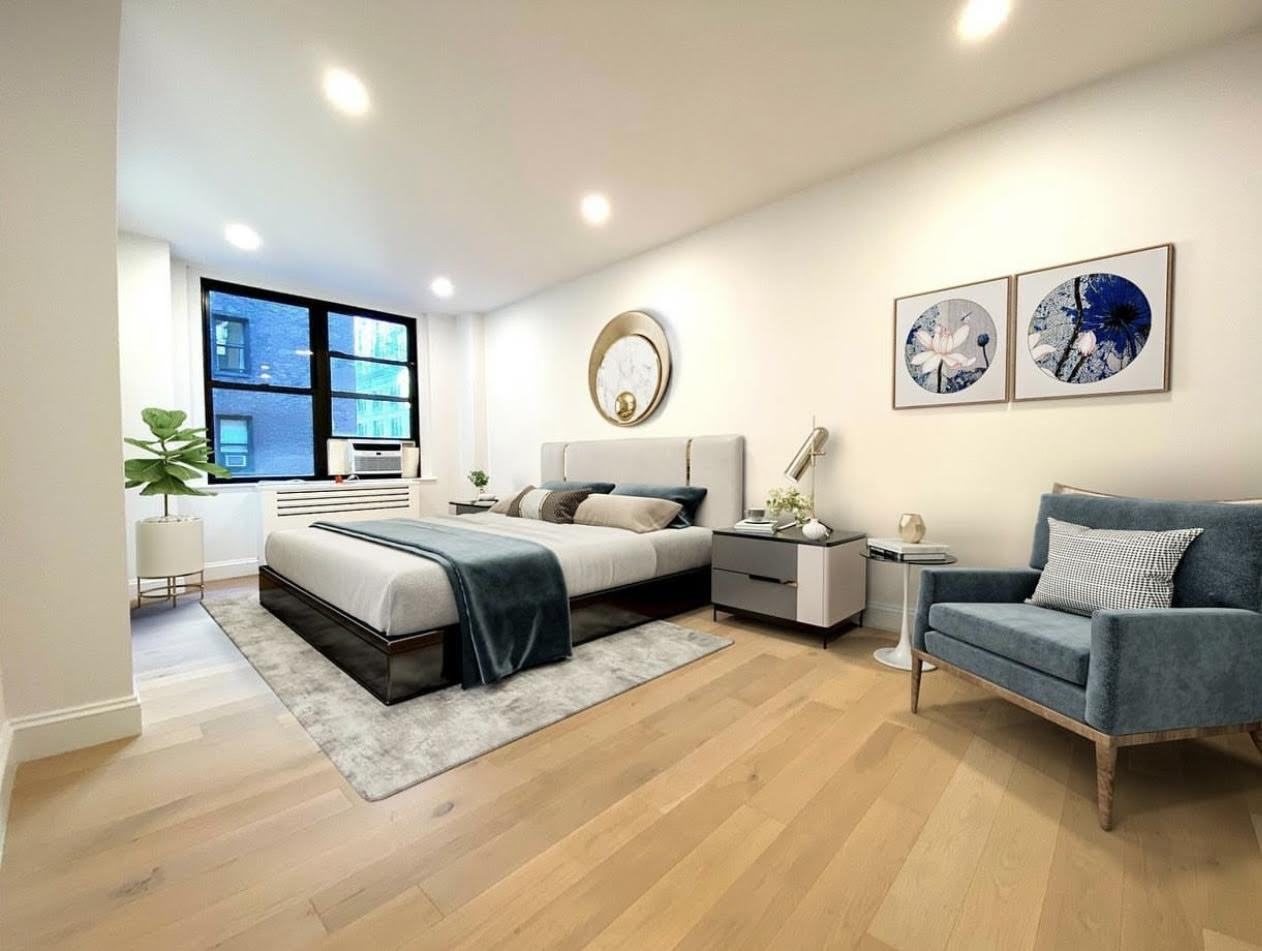 168 East 48th Street - Photo 3 of 10