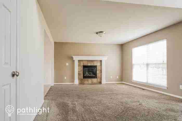 8814 N College Ave - Photo 3 of 19