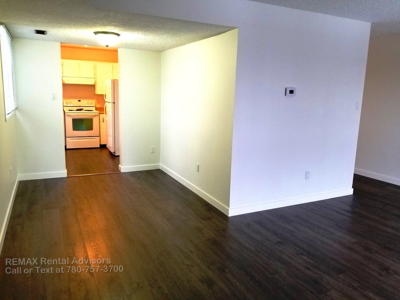 1396 Knottwood Road East Nw - Photo 3 of 11