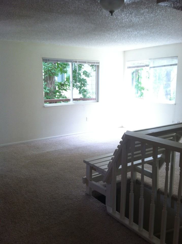 1013 Portland Pl #1 - Photo 4 of 13