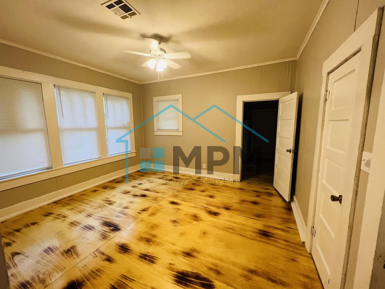 102 S 2nd St #A - Photo 3 of 6