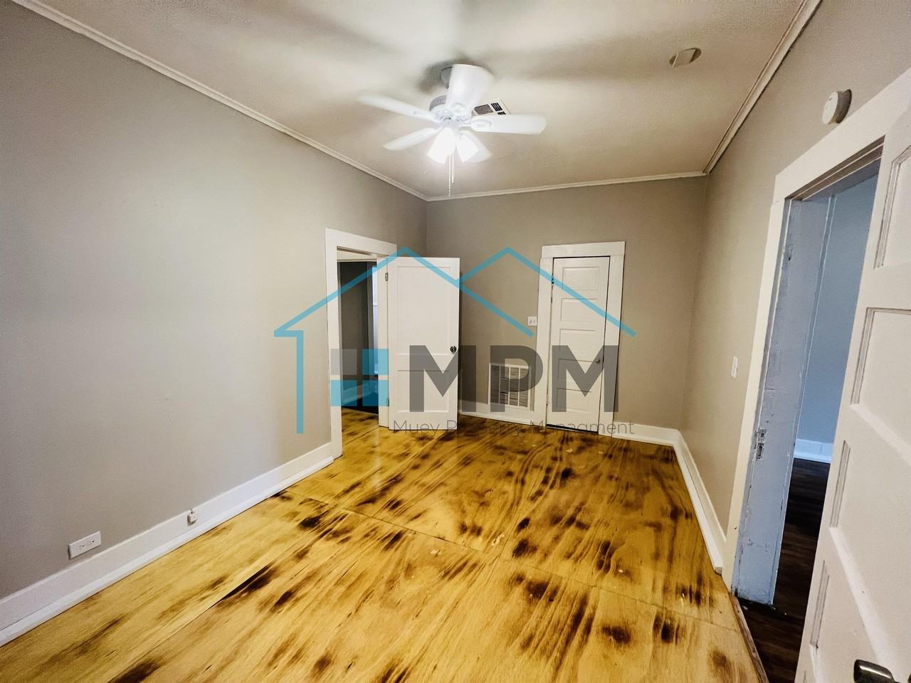 102 S 2nd St #A - Photo 4 of 6