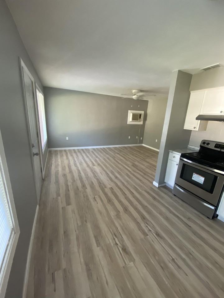 333 S. Steffler AveApt 4 #4 - Photo 4 of 18