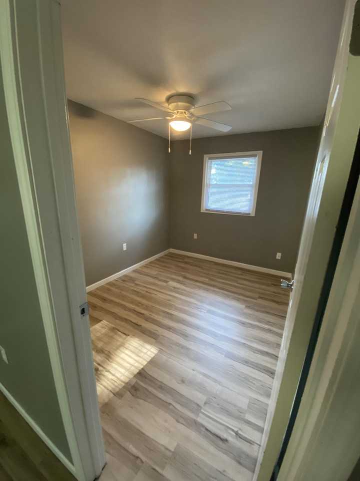333 S. Steffler AveApt 4 #4 - Photo 5 of 18