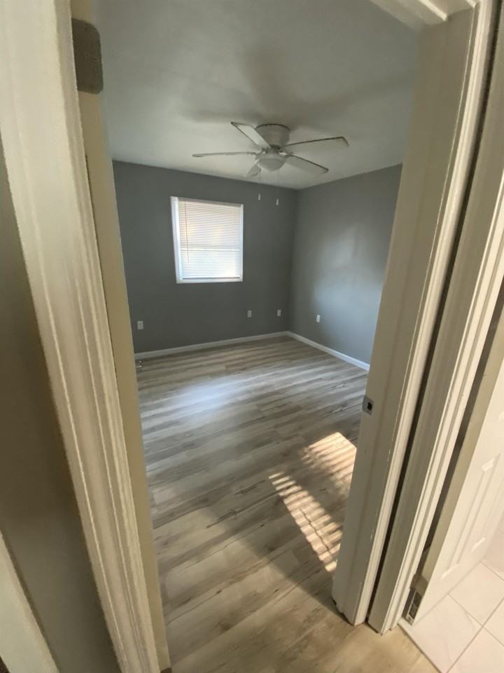 333 S. Steffler AveApt 4 #4 - Photo 7 of 18