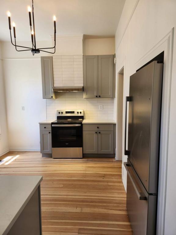 514 Harrison Ave - Photo 5 of 33