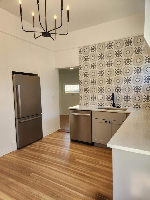 514 Harrison Ave - Photo 6 of 33