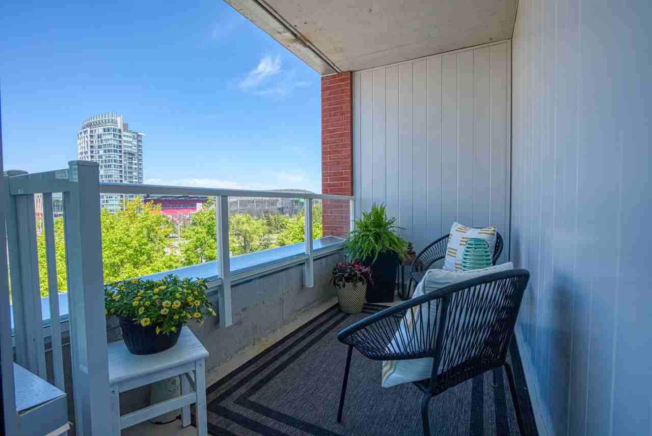 The Bradshaw Apartments 1050 Bank St, Ottawa, ON K1S 3X2 Zumper