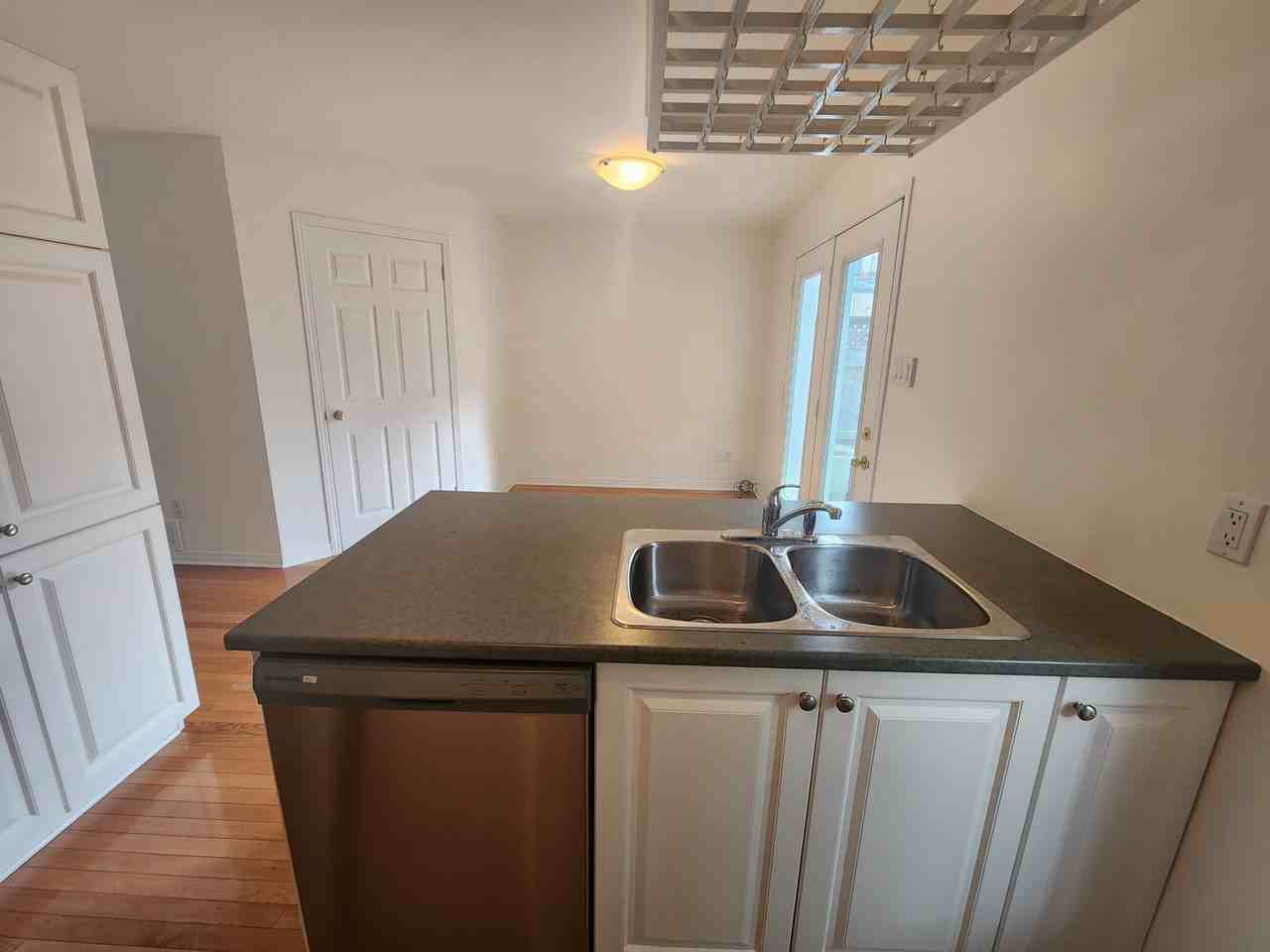 209 Hopewell Avenue 1 Apartments 209 Hopewell Ave, Ottawa, ON K1S