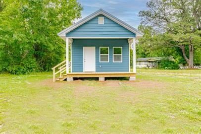 1200 Mobile St - Photo 3 of 28