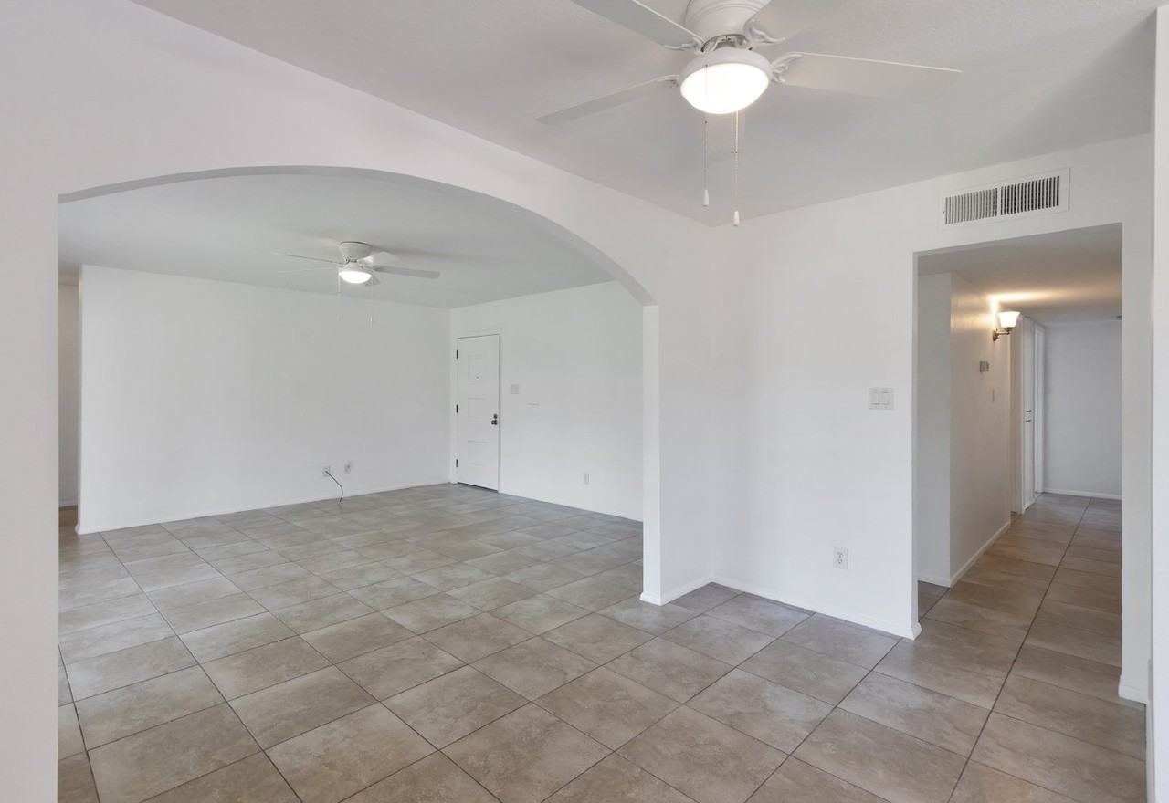 8513 E Rancho Vista Dr - Photo 5 of 24