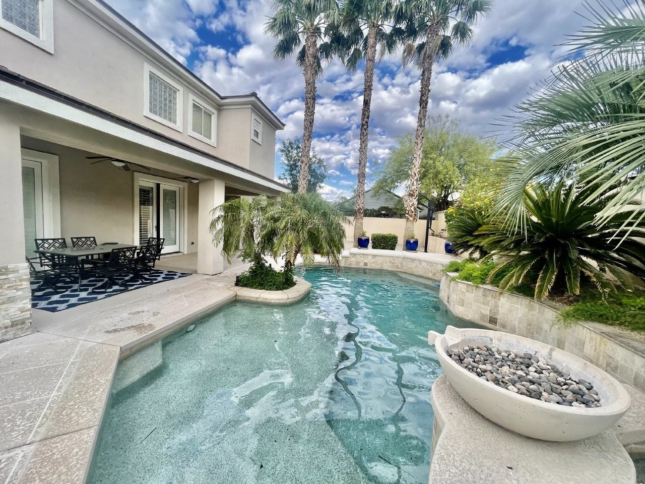 331 West Sherwood Drive - Photo 5 of 46