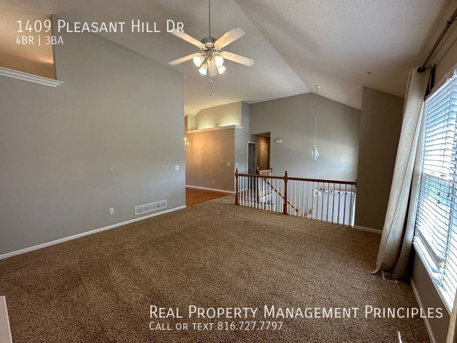 1409 Pleasant Hill Dr - Photo 3 of 30
