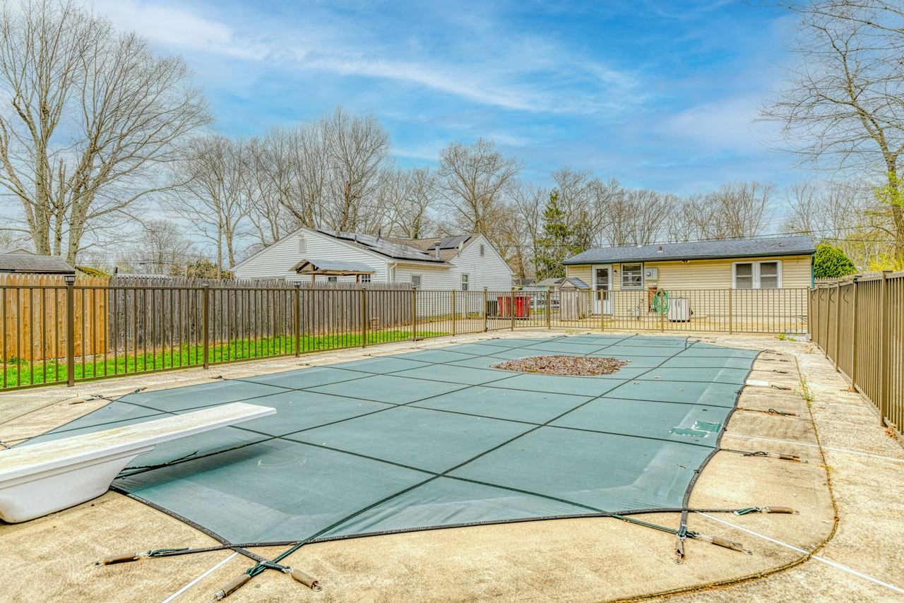 208 Laurel Dr #NA - Photo 2 of 17