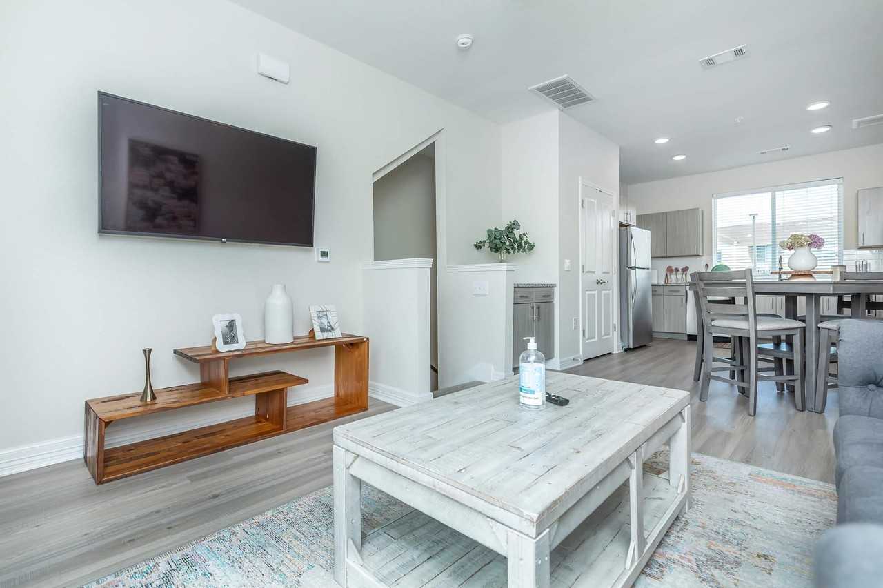 1408 W Whitestone Blvd #C101 - Photo 2 of 8